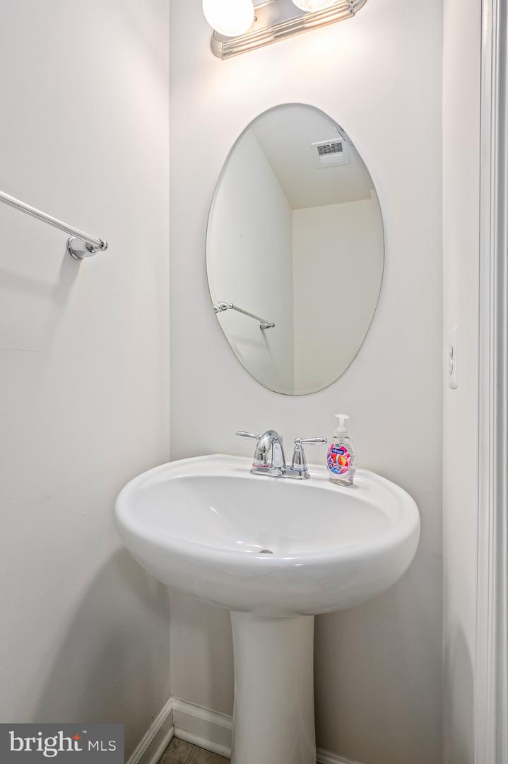 22930 CHINKAPIN OAK TER, STERLING, Virginia 20166, 3 Bedrooms Bedrooms, ,2 BathroomsBathrooms,Residential,For sale,22930 CHINKAPIN OAK TER,VALO2090468 MLS # VALO2090468