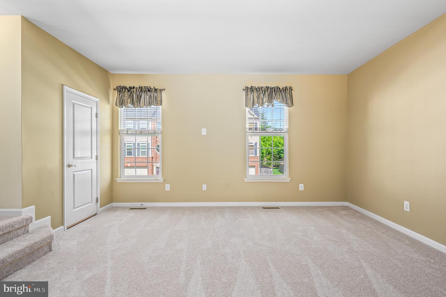 22930 CHINKAPIN OAK TER, STERLING, Virginia 20166, 3 Bedrooms Bedrooms, ,2 BathroomsBathrooms,Residential,For sale,22930 CHINKAPIN OAK TER,VALO2090468 MLS # VALO2090468