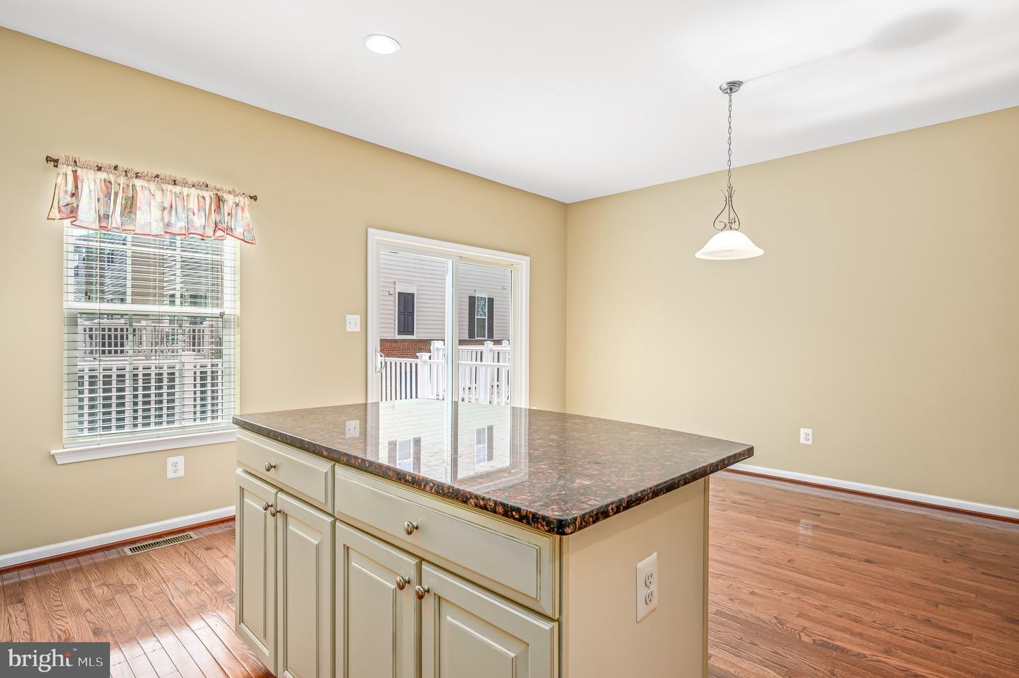22930 CHINKAPIN OAK TER, STERLING, Virginia 20166, 3 Bedrooms Bedrooms, ,2 BathroomsBathrooms,Residential,For sale,22930 CHINKAPIN OAK TER,VALO2090468 MLS # VALO2090468