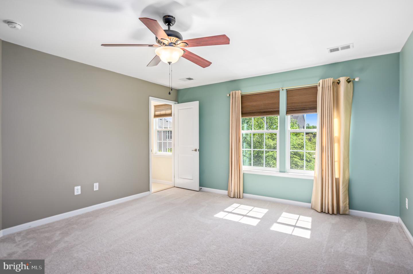 22930 CHINKAPIN OAK TER, STERLING, Virginia 20166, 3 Bedrooms Bedrooms, ,2 BathroomsBathrooms,Residential,For sale,22930 CHINKAPIN OAK TER,VALO2090468 MLS # VALO2090468