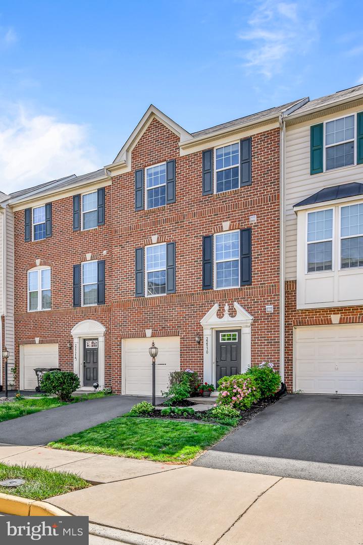 22930 CHINKAPIN OAK TER, STERLING, Virginia 20166, 3 Bedrooms Bedrooms, ,2 BathroomsBathrooms,Residential,For sale,22930 CHINKAPIN OAK TER,VALO2090468 MLS # VALO2090468