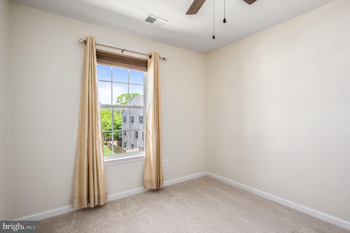 22930 CHINKAPIN OAK TER, STERLING, Virginia 20166, 3 Bedrooms Bedrooms, ,2 BathroomsBathrooms,Residential,For sale,22930 CHINKAPIN OAK TER,VALO2090468 MLS # VALO2090468