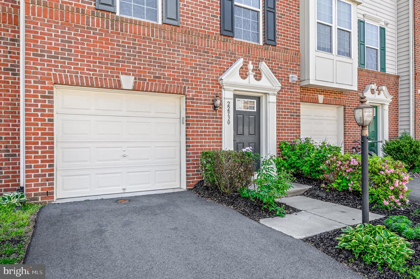 22930 CHINKAPIN OAK TER, STERLING, Virginia 20166, 3 Bedrooms Bedrooms, ,2 BathroomsBathrooms,Residential,For sale,22930 CHINKAPIN OAK TER,VALO2090468 MLS # VALO2090468