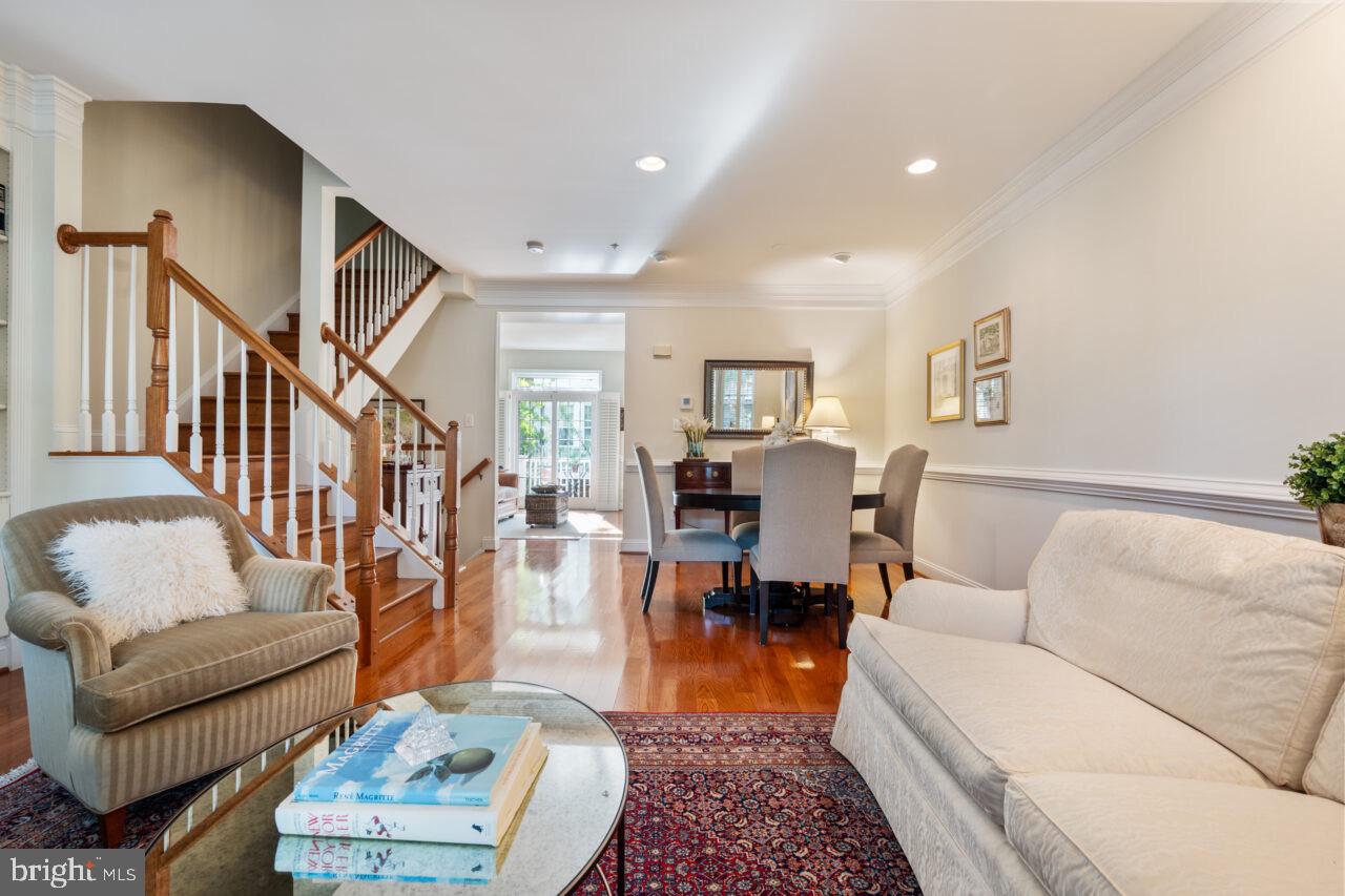 614 N PITT ST N, ALEXANDRIA, Virginia 22314, 3 Bedrooms Bedrooms, ,3 BathroomsBathrooms,Residential,For sale,614 N PITT ST N,VAAX2042766 MLS # VAAX2042766