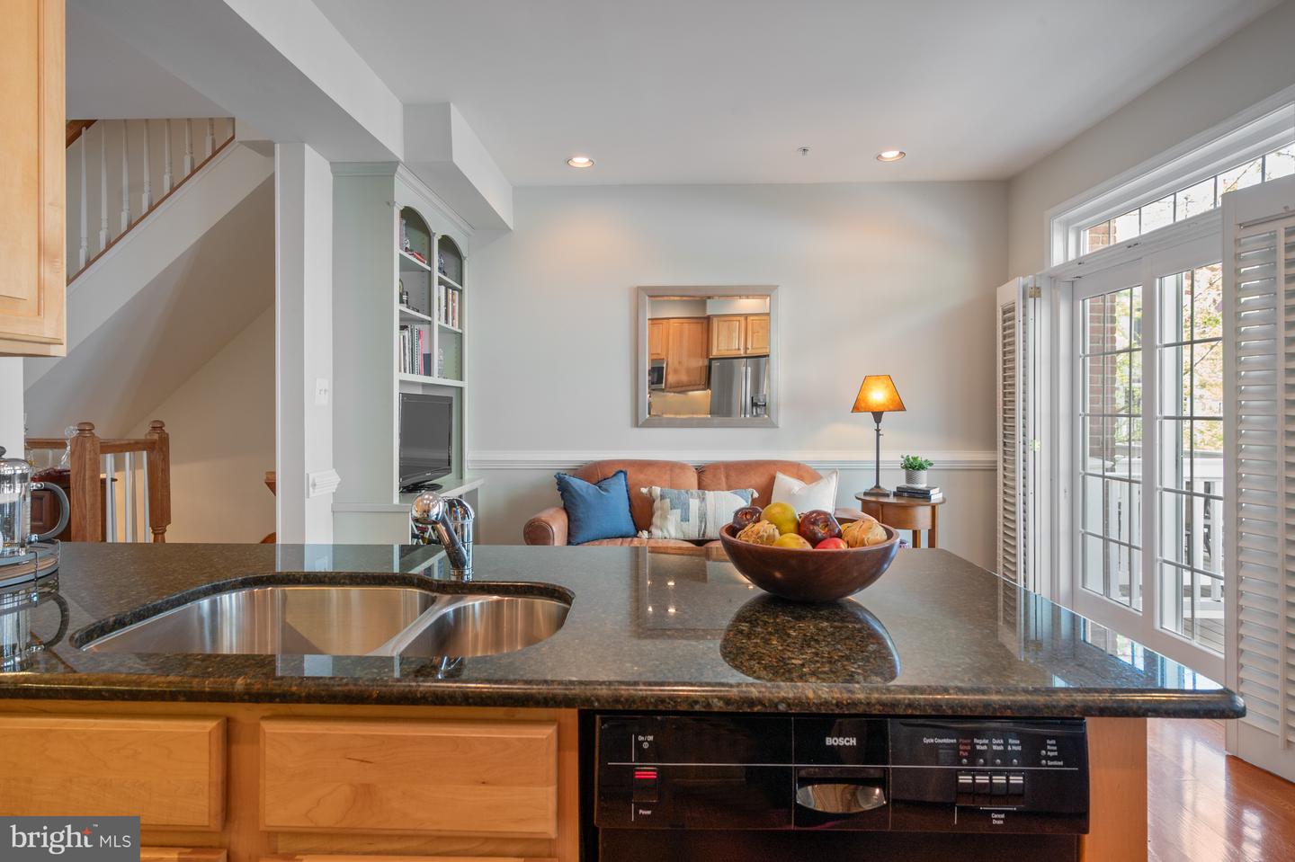 614 N PITT ST N, ALEXANDRIA, Virginia 22314, 3 Bedrooms Bedrooms, ,3 BathroomsBathrooms,Residential,For sale,614 N PITT ST N,VAAX2042766 MLS # VAAX2042766