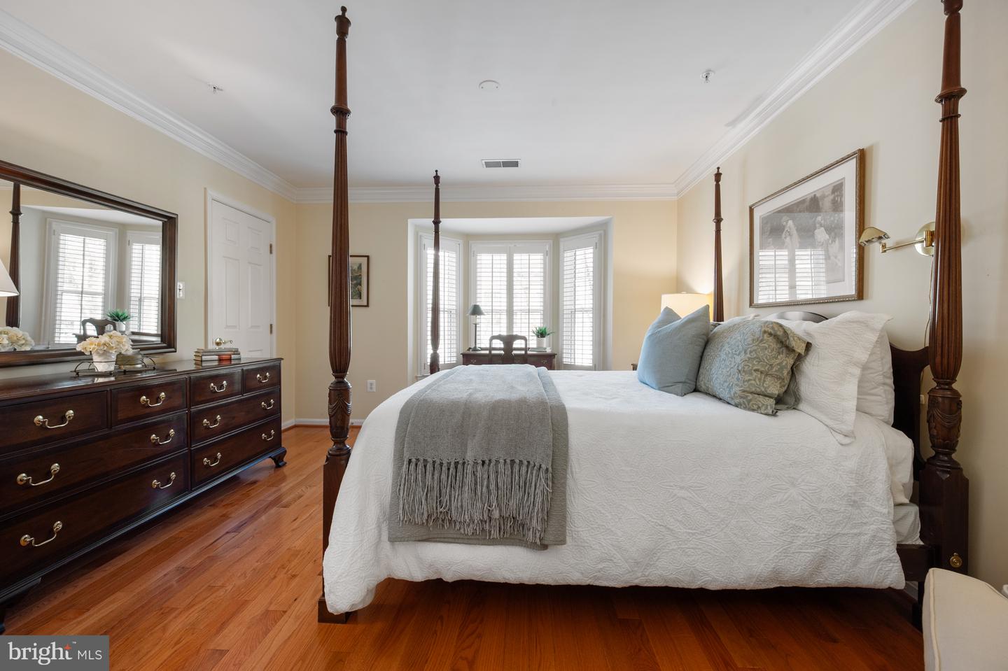 614 N PITT ST N, ALEXANDRIA, Virginia 22314, 3 Bedrooms Bedrooms, ,3 BathroomsBathrooms,Residential,For sale,614 N PITT ST N,VAAX2042766 MLS # VAAX2042766