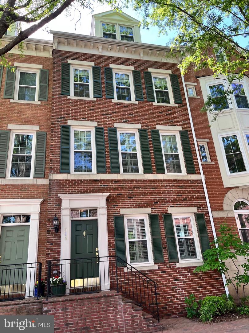 614 N PITT ST N, ALEXANDRIA, Virginia 22314, 3 Bedrooms Bedrooms, ,3 BathroomsBathrooms,Residential,For sale,614 N PITT ST N,VAAX2042766 MLS # VAAX2042766