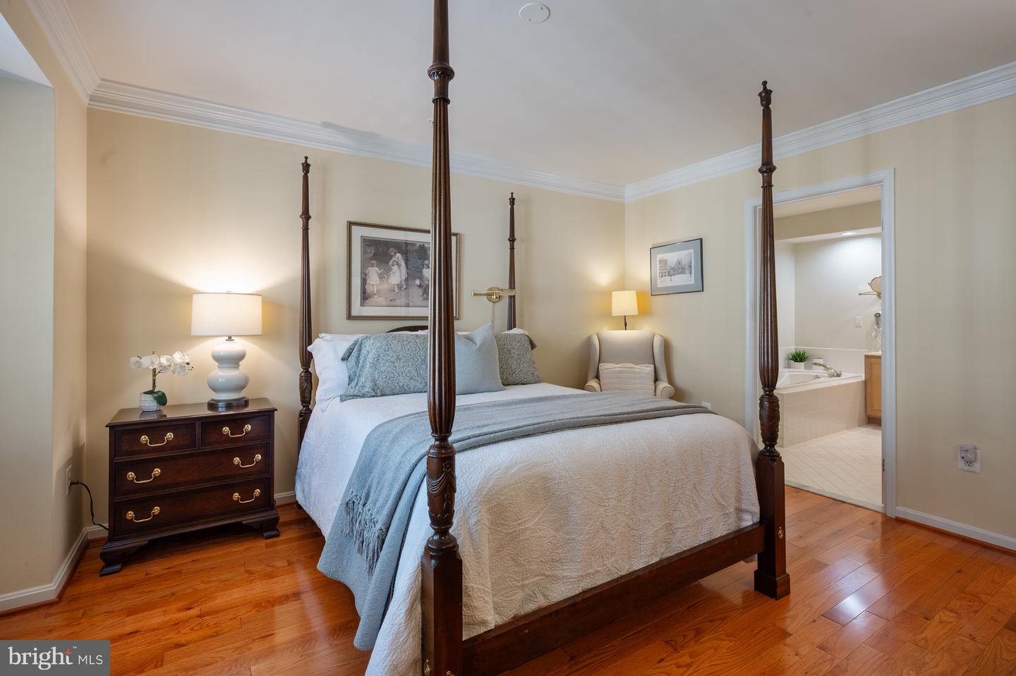 614 N PITT ST N, ALEXANDRIA, Virginia 22314, 3 Bedrooms Bedrooms, ,3 BathroomsBathrooms,Residential,For sale,614 N PITT ST N,VAAX2042766 MLS # VAAX2042766