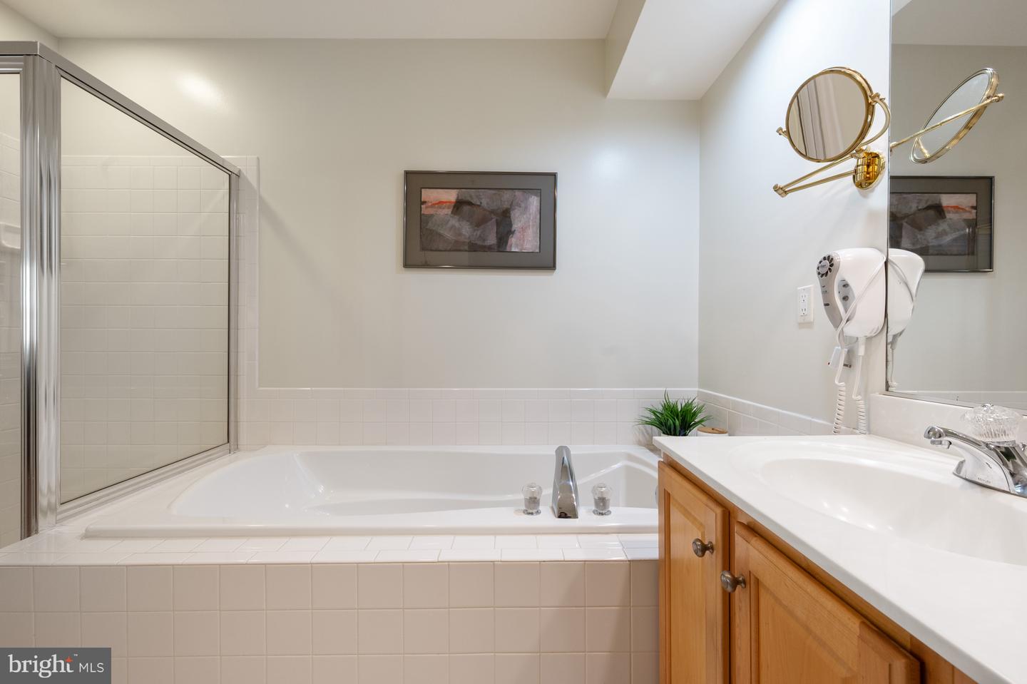 614 N PITT ST N, ALEXANDRIA, Virginia 22314, 3 Bedrooms Bedrooms, ,3 BathroomsBathrooms,Residential,For sale,614 N PITT ST N,VAAX2042766 MLS # VAAX2042766