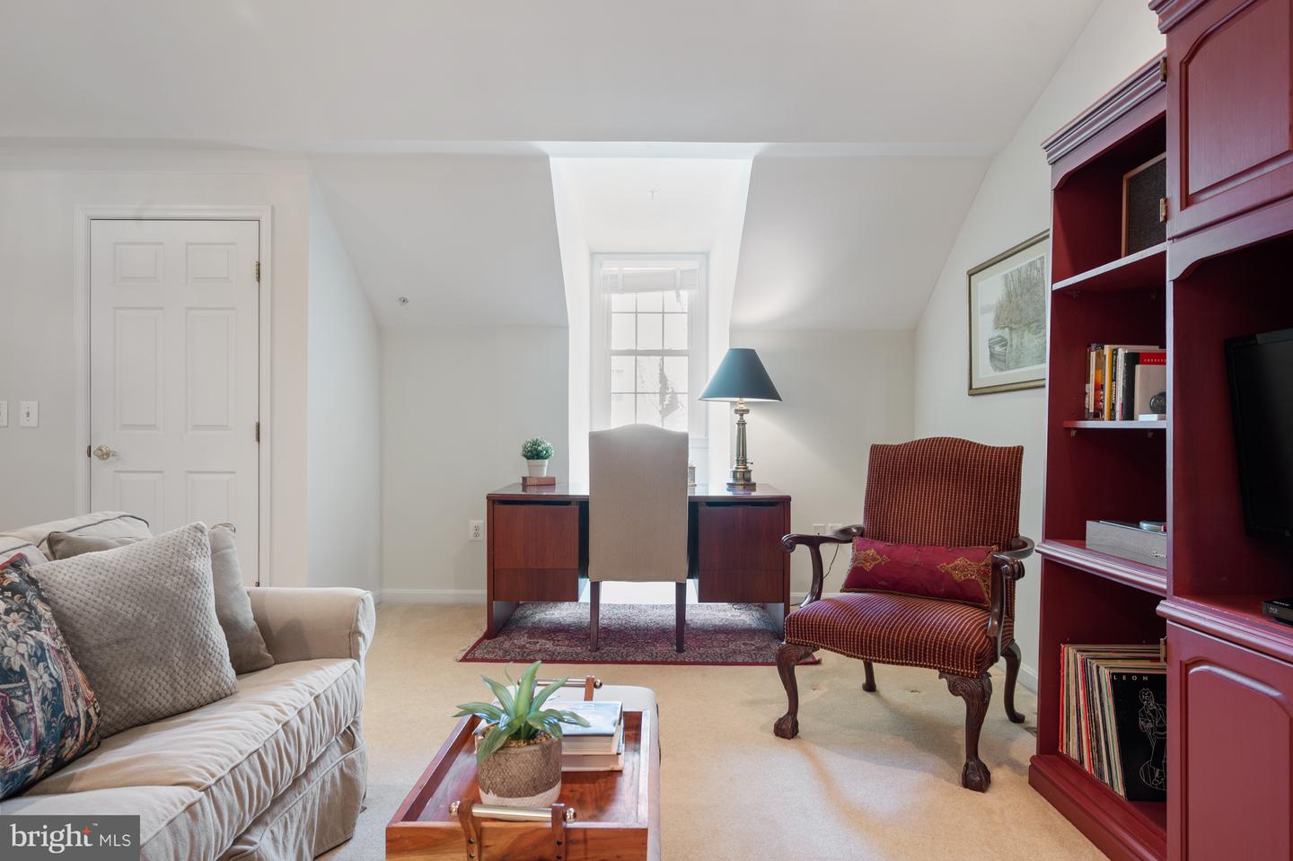 614 N PITT ST N, ALEXANDRIA, Virginia 22314, 3 Bedrooms Bedrooms, ,3 BathroomsBathrooms,Residential,For sale,614 N PITT ST N,VAAX2042766 MLS # VAAX2042766