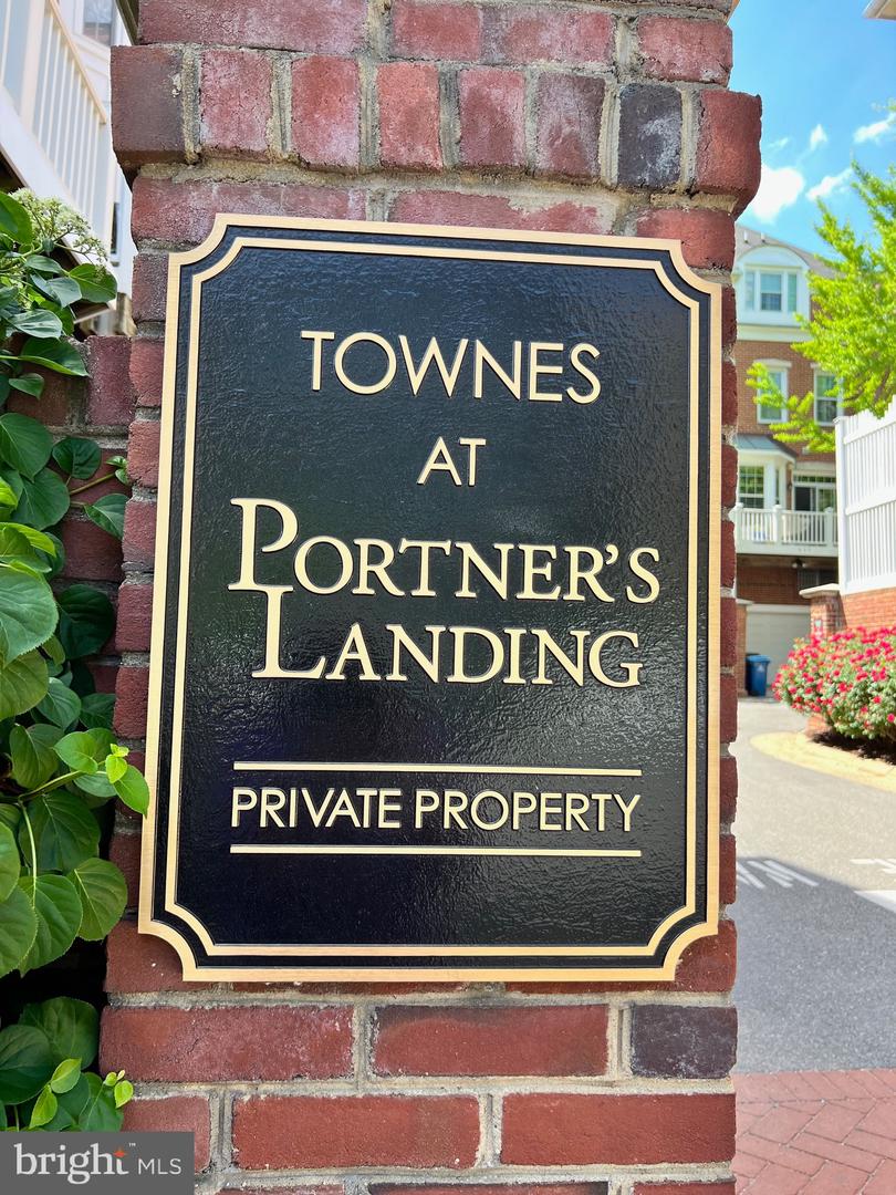 614 N PITT ST N, ALEXANDRIA, Virginia 22314, 3 Bedrooms Bedrooms, ,3 BathroomsBathrooms,Residential,For sale,614 N PITT ST N,VAAX2042766 MLS # VAAX2042766