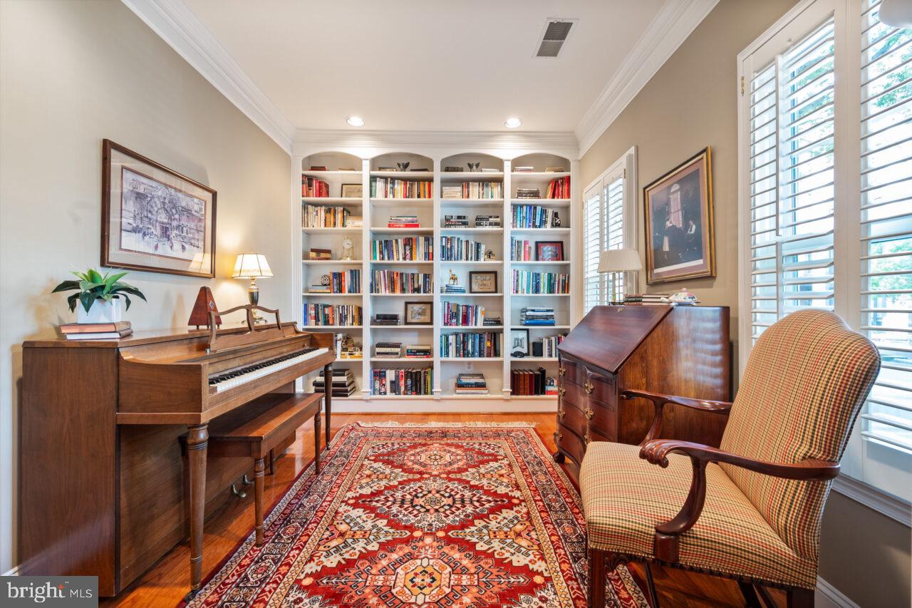 614 N PITT ST N, ALEXANDRIA, Virginia 22314, 3 Bedrooms Bedrooms, ,3 BathroomsBathrooms,Residential,For sale,614 N PITT ST N,VAAX2042766 MLS # VAAX2042766