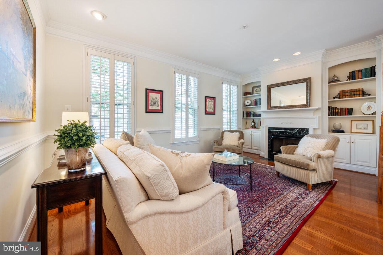 614 N PITT ST N, ALEXANDRIA, Virginia 22314, 3 Bedrooms Bedrooms, ,3 BathroomsBathrooms,Residential,For sale,614 N PITT ST N,VAAX2042766 MLS # VAAX2042766