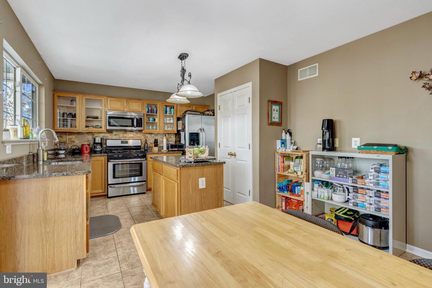 9303 KAREN CT, MANASSAS PARK, Virginia 20111, 4 Bedrooms Bedrooms, ,2 BathroomsBathrooms,Residential,For sale,9303 KAREN CT,VAMP2002902 MLS # VAMP2002902