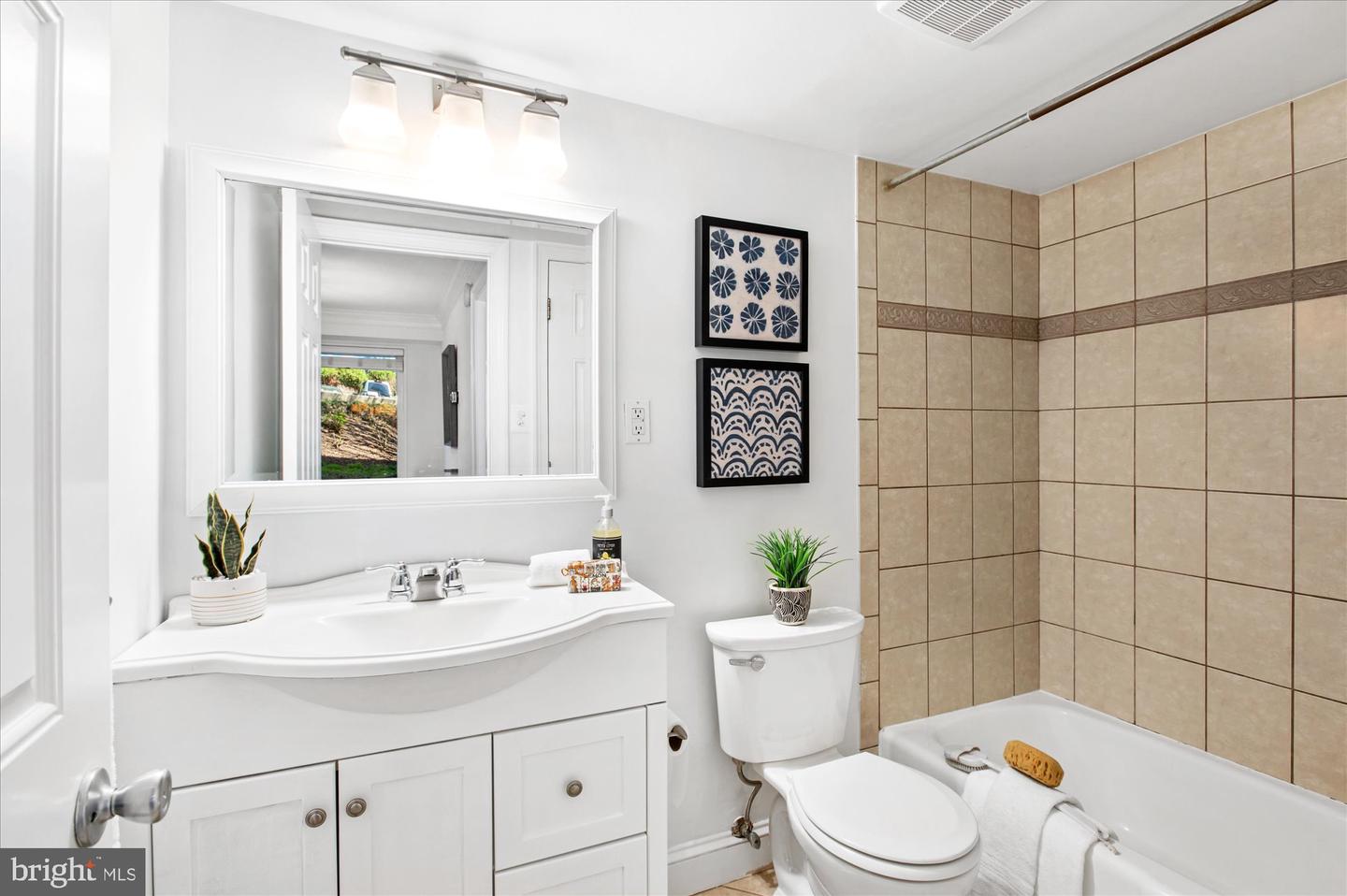 4545 MACARTHUR BLVD NW #G2, WASHINGTON, District Of Columbia 20007, 1 Bedroom Bedrooms, ,1 BathroomBathrooms,Residential,For sale,4545 MACARTHUR BLVD NW #G2,DCDC2191624 MLS # DCDC2191624