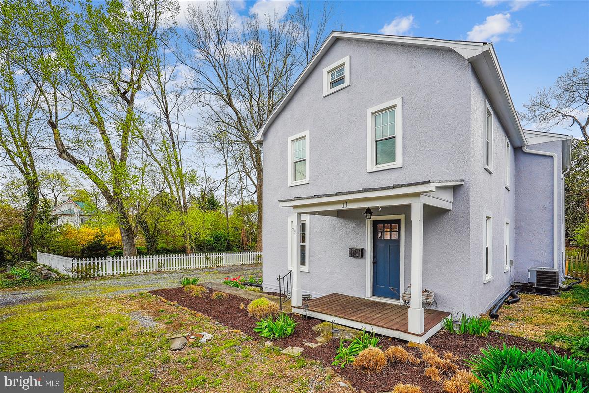 11 SWAN AVE, BERRYVILLE, Virginia 22611, 4 Bedrooms Bedrooms, ,1 BathroomBathrooms,Residential,For sale,11 SWAN AVE,VACL2003556 MLS # VACL2003556