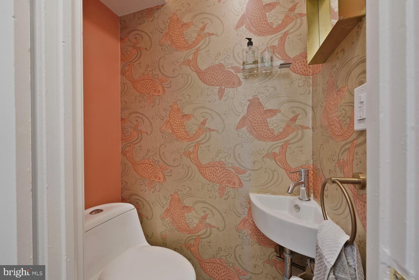 4753 MACARTHUR BLVD NW, WASHINGTON, District Of Columbia 20007, 3 Bedrooms Bedrooms, ,3 BathroomsBathrooms,Residential,For sale,4753 MACARTHUR BLVD NW,DCDC2193066 MLS # DCDC2193066