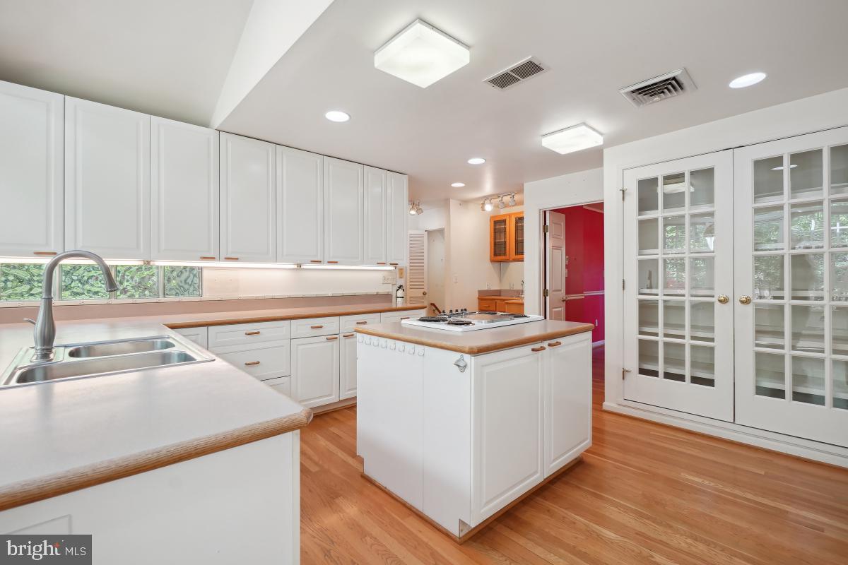 12124 STIRRUP RD, RESTON, Virginia 20191, 4 Bedrooms Bedrooms, ,2 BathroomsBathrooms,Residential,For sale,12124 STIRRUP RD,VAFX2231586 MLS # VAFX2231586