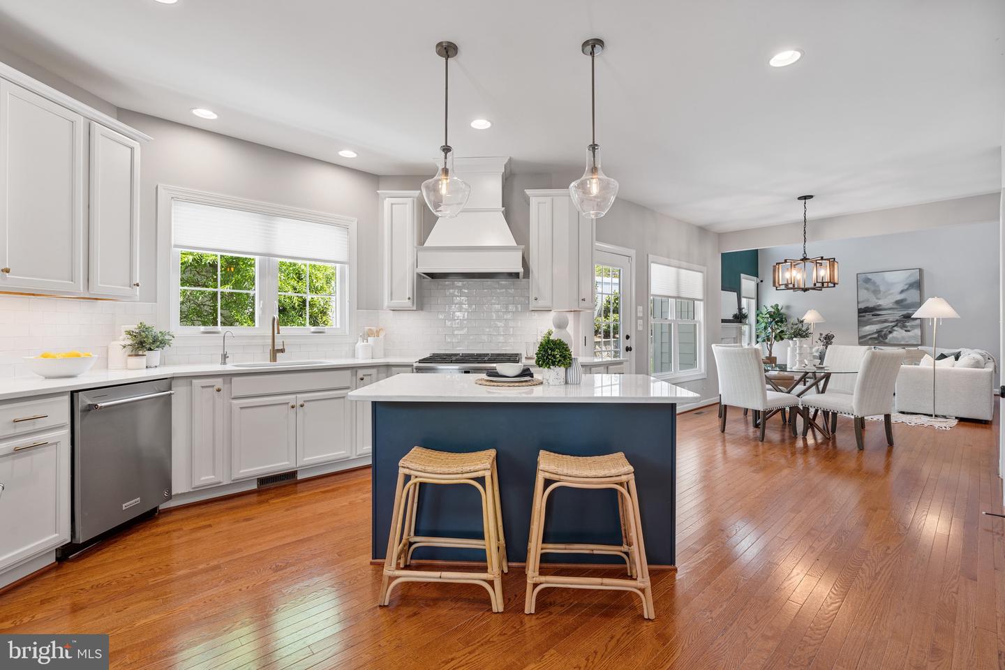 4950 34TH ST N, ARLINGTON, Virginia 22207, 5 Bedrooms Bedrooms, ,4 BathroomsBathrooms,Residential,For sale,4950 34TH ST N,VAAR2055420 MLS # VAAR2055420