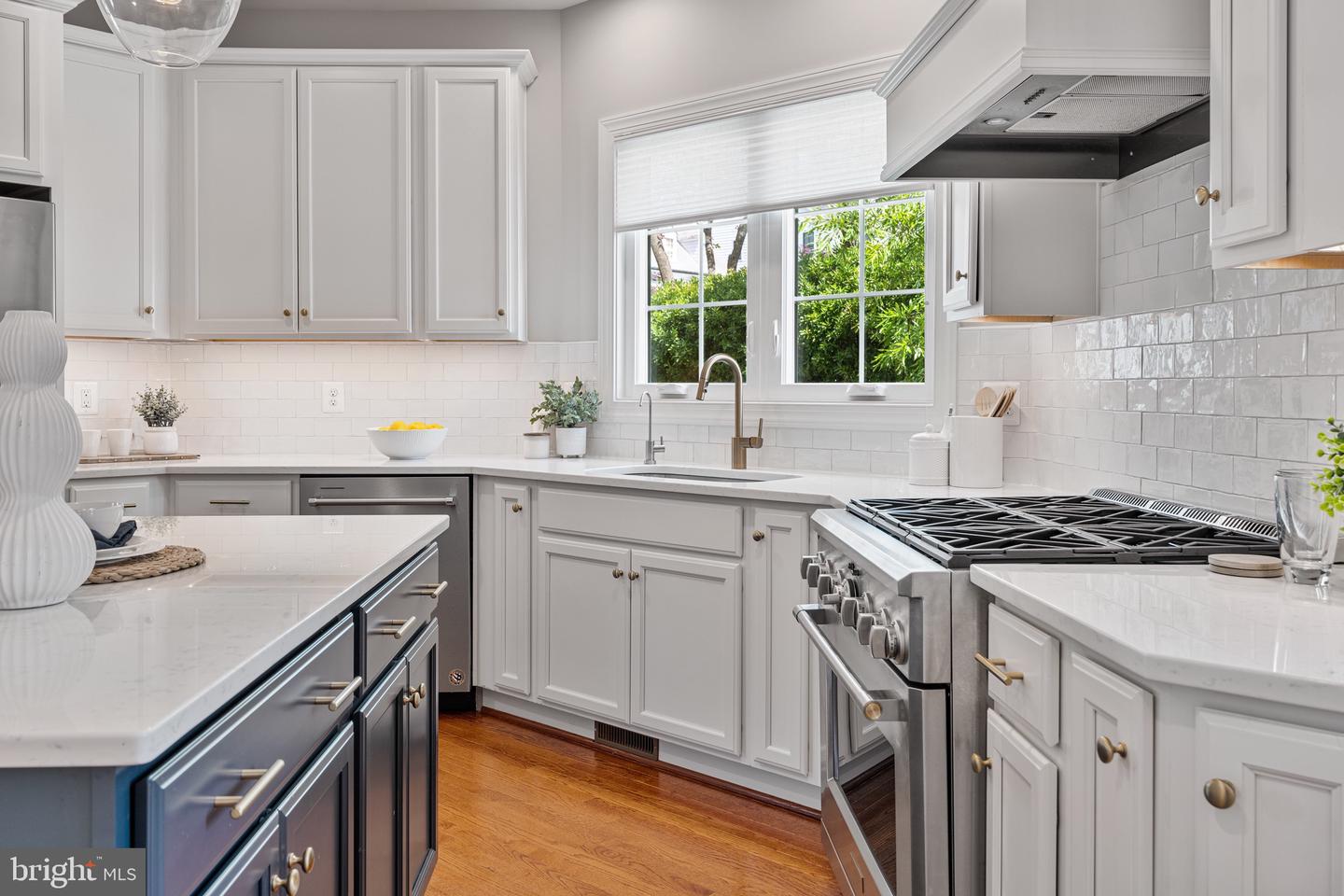 4950 34TH ST N, ARLINGTON, Virginia 22207, 5 Bedrooms Bedrooms, ,4 BathroomsBathrooms,Residential,For sale,4950 34TH ST N,VAAR2055420 MLS # VAAR2055420