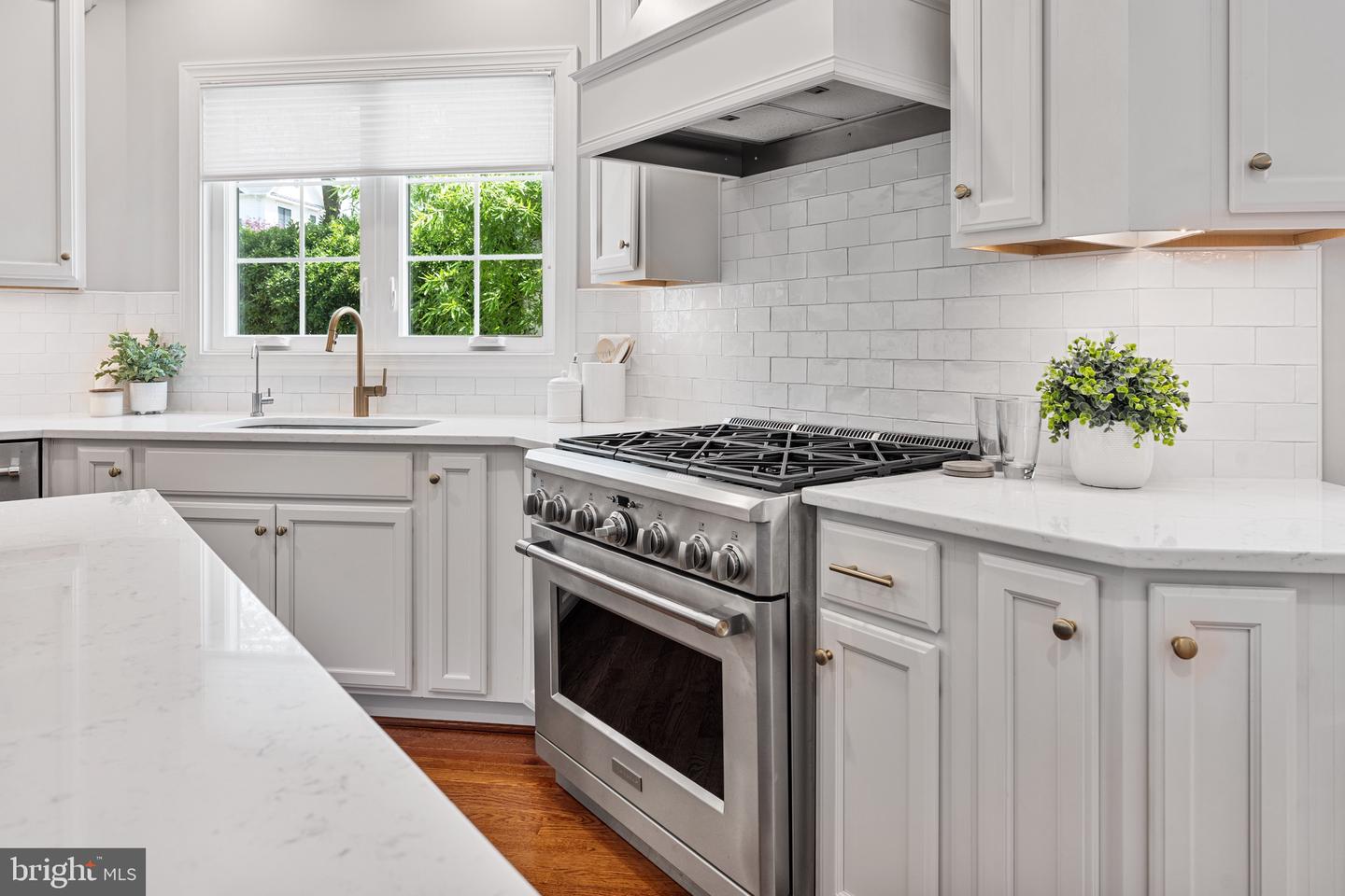 4950 34TH ST N, ARLINGTON, Virginia 22207, 5 Bedrooms Bedrooms, ,4 BathroomsBathrooms,Residential,For sale,4950 34TH ST N,VAAR2055420 MLS # VAAR2055420