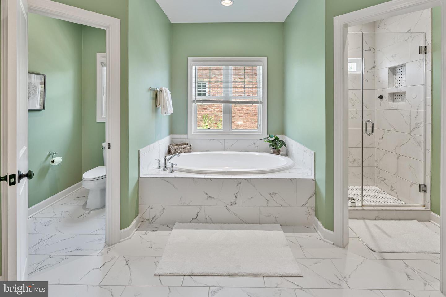4950 34TH ST N, ARLINGTON, Virginia 22207, 5 Bedrooms Bedrooms, ,4 BathroomsBathrooms,Residential,For sale,4950 34TH ST N,VAAR2055420 MLS # VAAR2055420