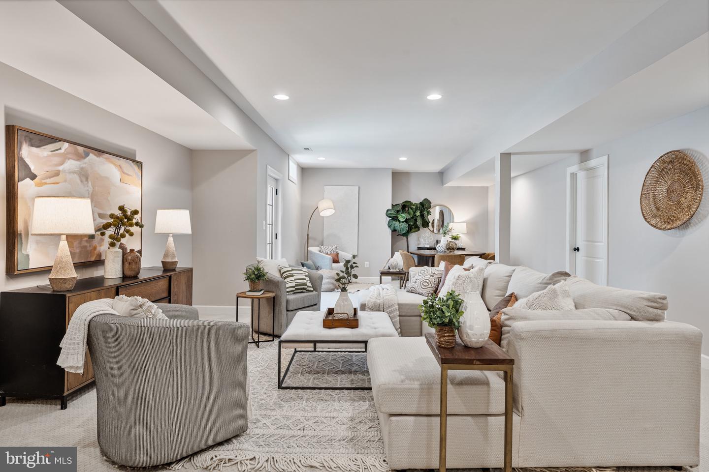 4950 34TH ST N, ARLINGTON, Virginia 22207, 5 Bedrooms Bedrooms, ,4 BathroomsBathrooms,Residential,For sale,4950 34TH ST N,VAAR2055420 MLS # VAAR2055420