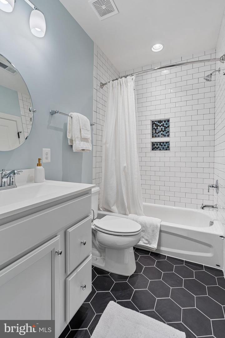 4950 34TH ST N, ARLINGTON, Virginia 22207, 5 Bedrooms Bedrooms, ,4 BathroomsBathrooms,Residential,For sale,4950 34TH ST N,VAAR2055420 MLS # VAAR2055420