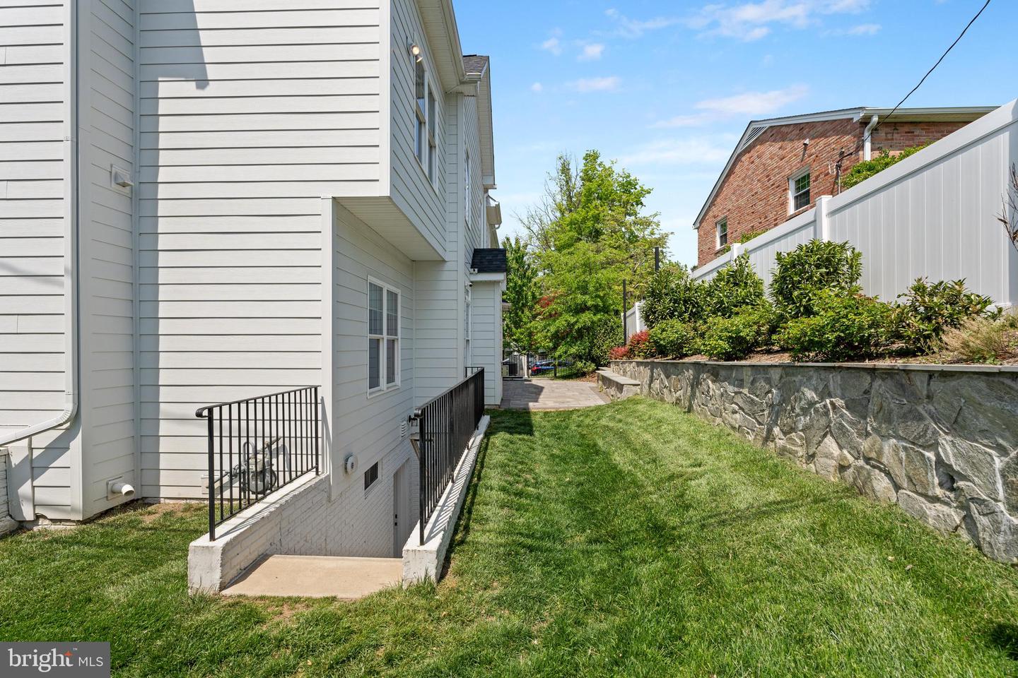 4950 34TH ST N, ARLINGTON, Virginia 22207, 5 Bedrooms Bedrooms, ,4 BathroomsBathrooms,Residential,For sale,4950 34TH ST N,VAAR2055420 MLS # VAAR2055420