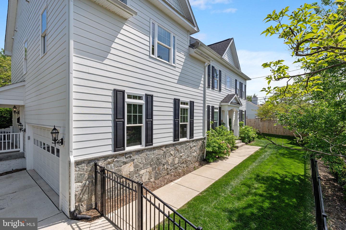 4950 34TH ST N, ARLINGTON, Virginia 22207, 5 Bedrooms Bedrooms, ,4 BathroomsBathrooms,Residential,For sale,4950 34TH ST N,VAAR2055420 MLS # VAAR2055420
