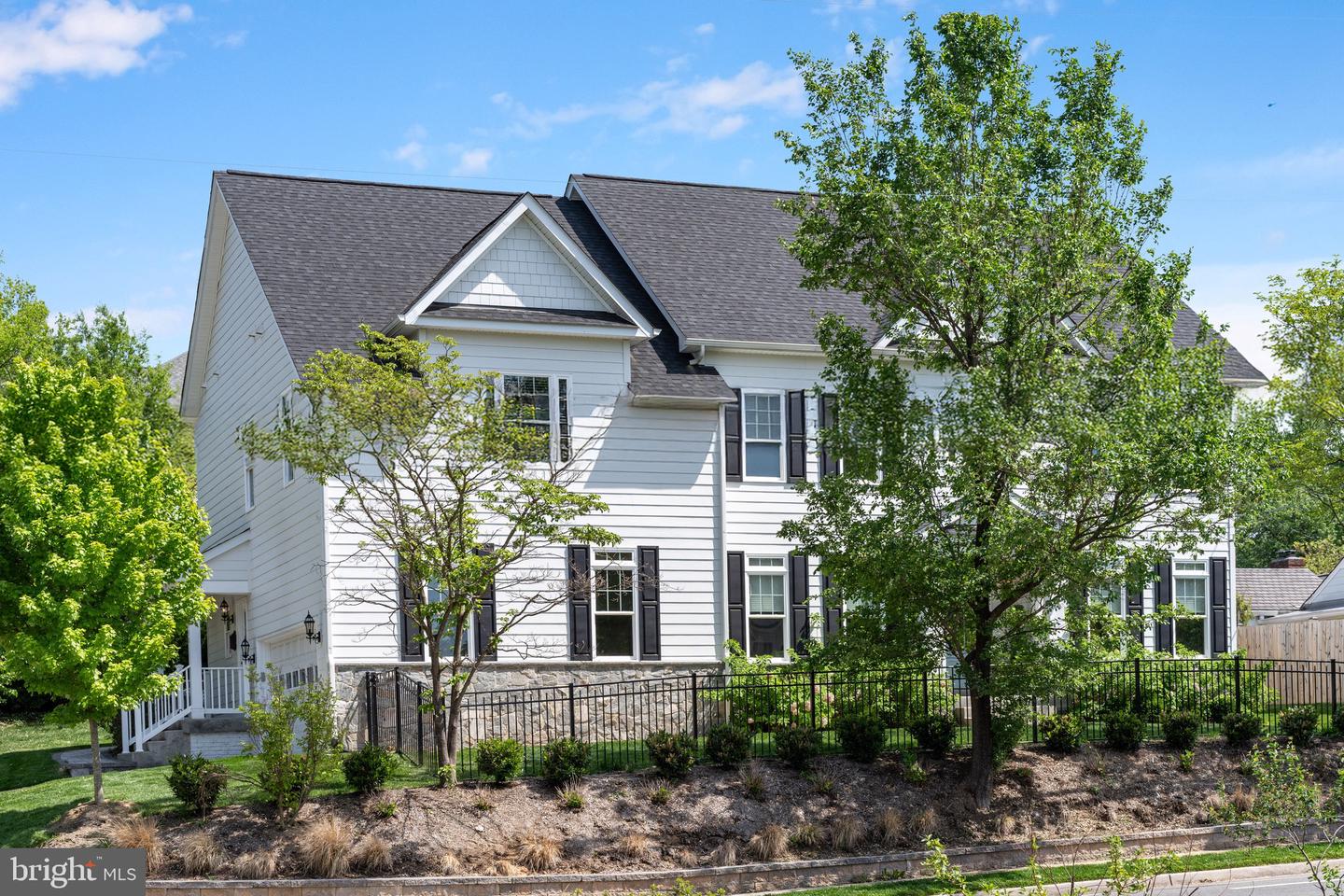 4950 34TH ST N, ARLINGTON, Virginia 22207, 5 Bedrooms Bedrooms, ,4 BathroomsBathrooms,Residential,For sale,4950 34TH ST N,VAAR2055420 MLS # VAAR2055420