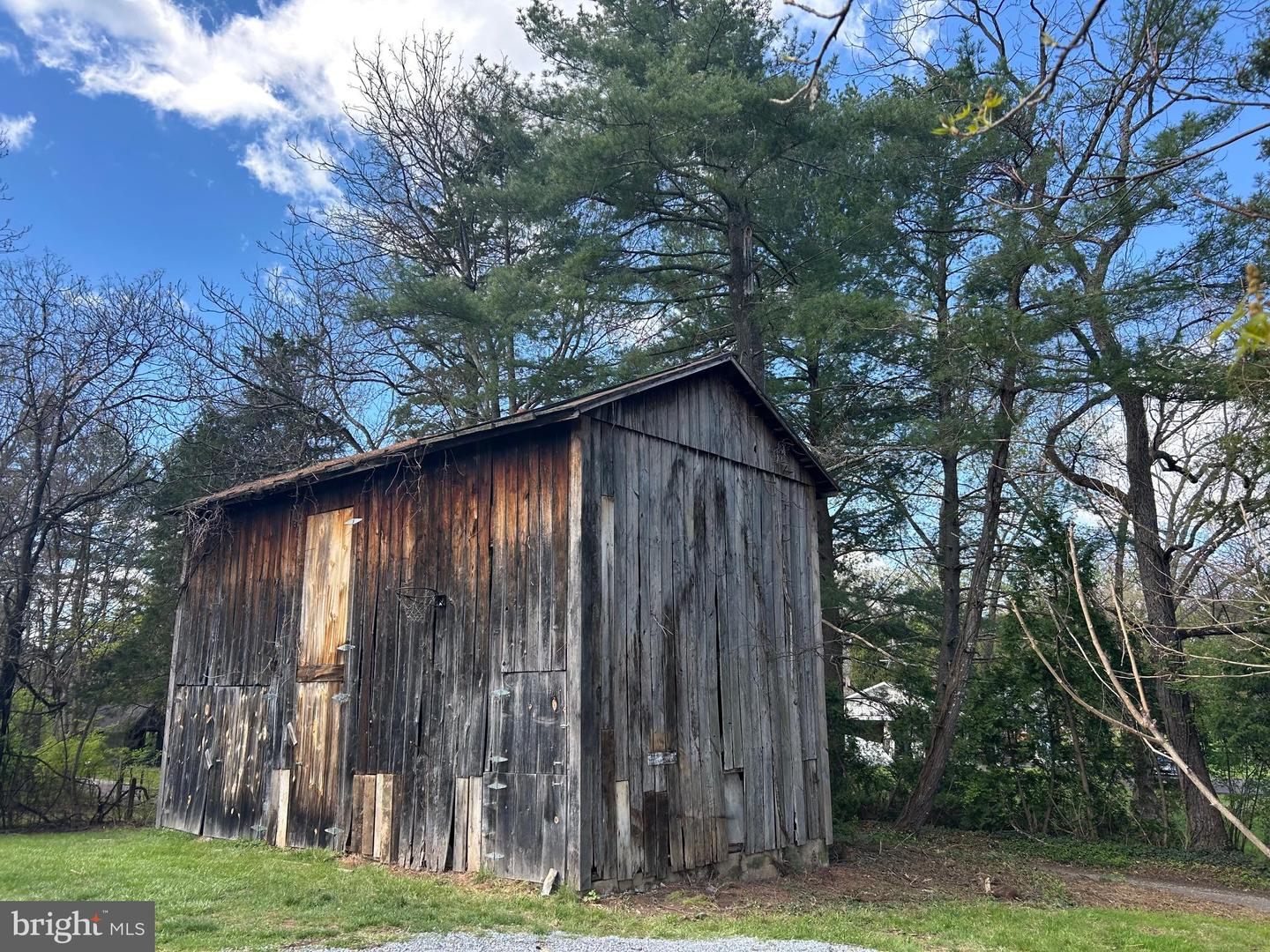 1095 SENSENY RD, BERRYVILLE, Virginia 22611, 3 Bedrooms Bedrooms, ,1 BathroomBathrooms,Residential,For sale,1095 SENSENY RD,VACL2003570 MLS # VACL2003570