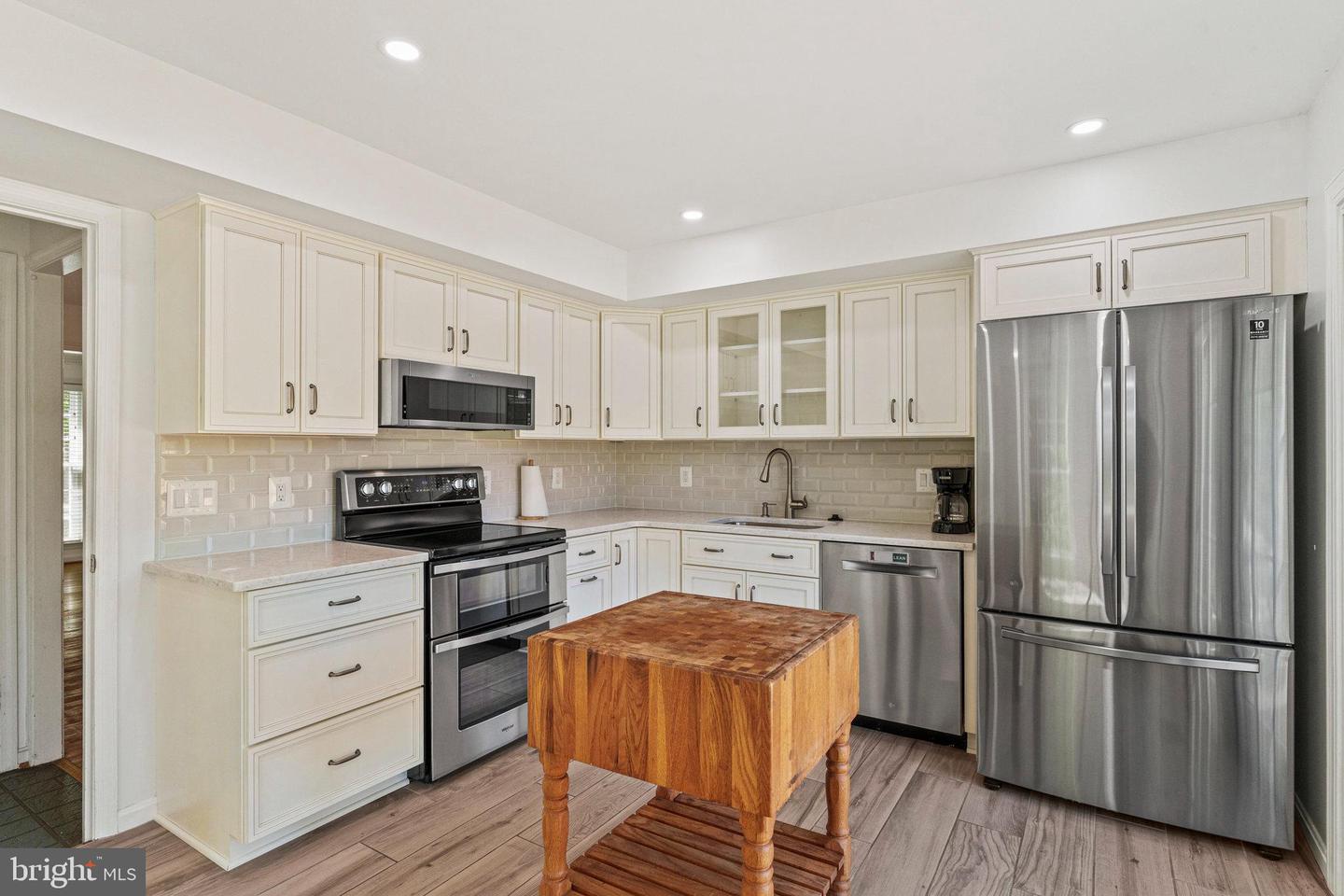 7034 BRADWOOD CT, SPRINGFIELD, Virginia 22151, 3 Bedrooms Bedrooms, ,3 BathroomsBathrooms,Residential,For sale,7034 BRADWOOD CT,VAFX2232148 MLS # VAFX2232148