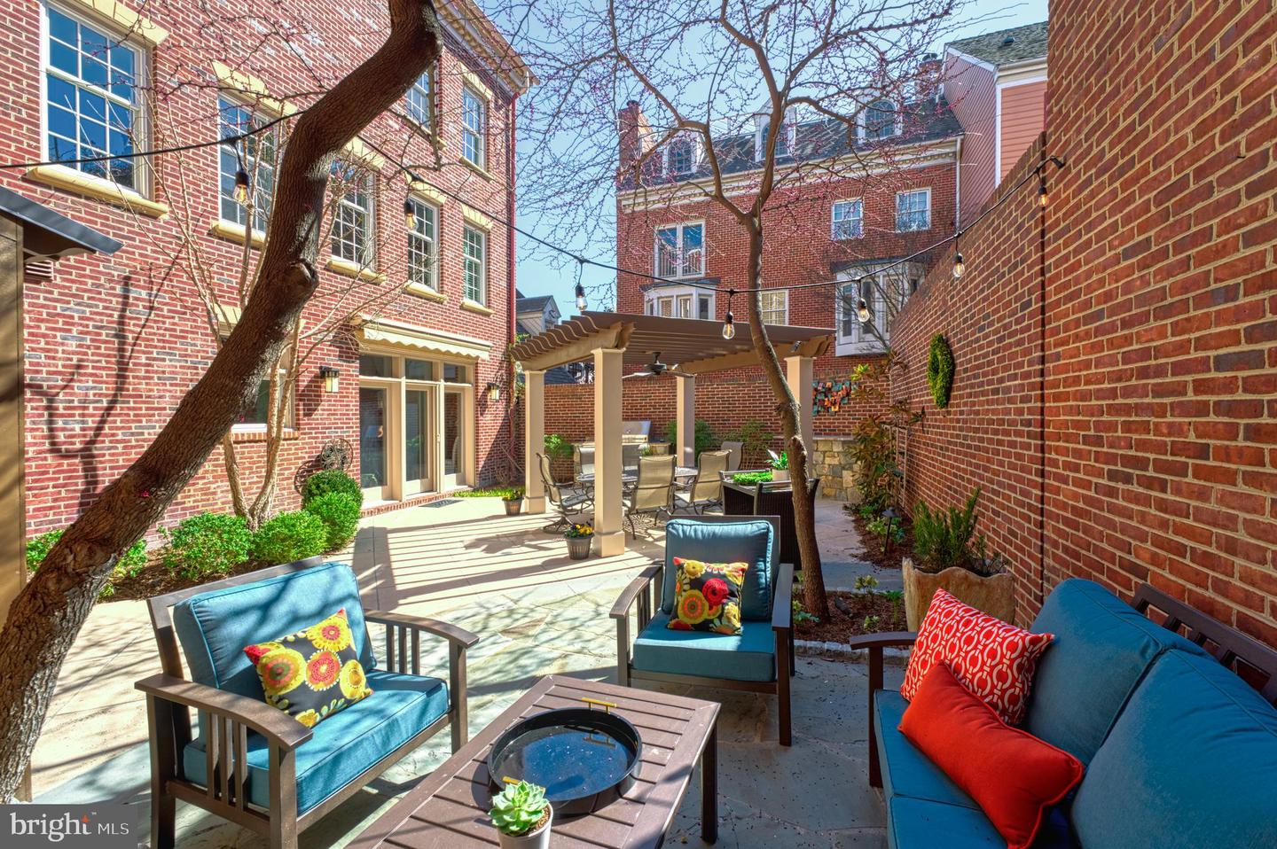 319 S UNION ST, ALEXANDRIA, Virginia 22314, 3 Bedrooms Bedrooms, ,2 BathroomsBathrooms,Residential,For sale,319 S UNION ST,VAAX2043746 MLS # VAAX2043746