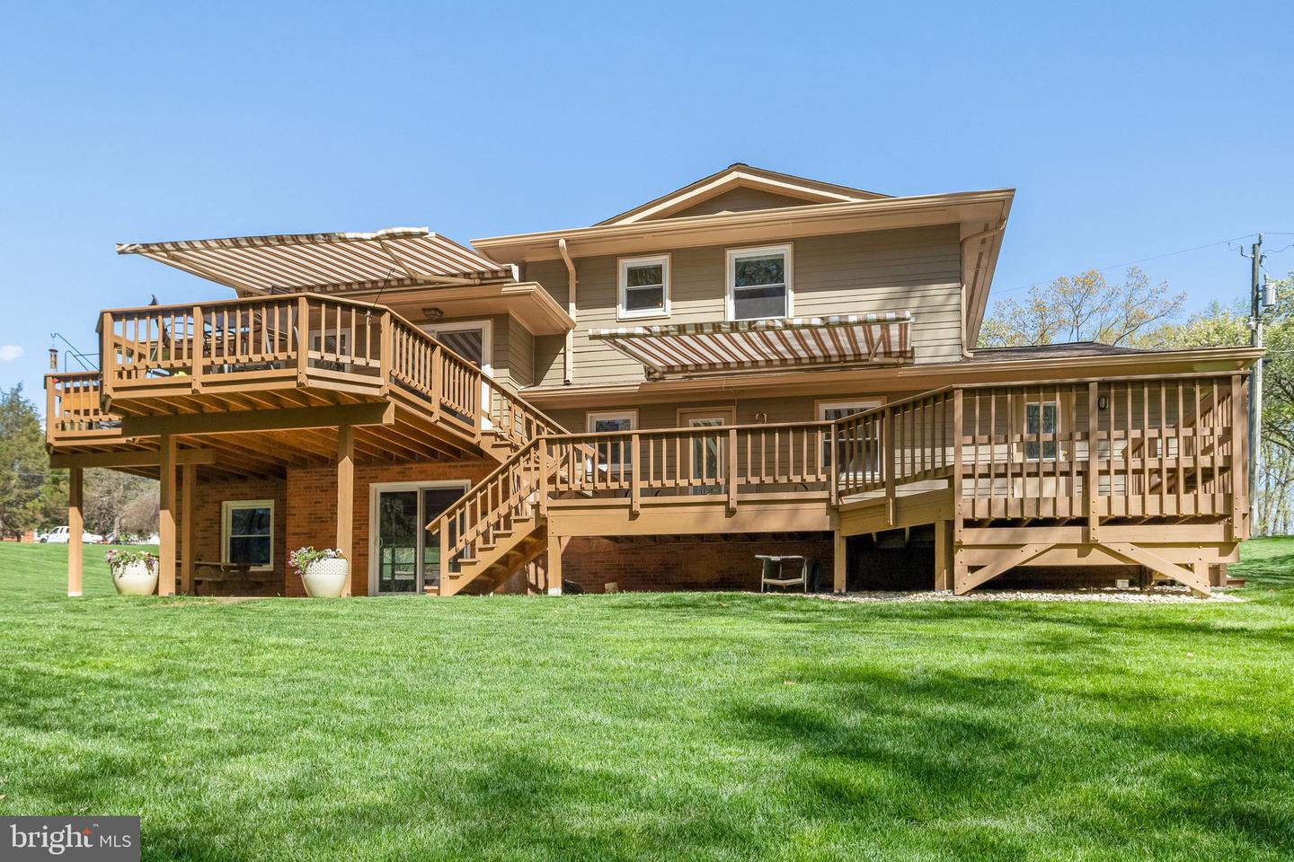 10242 VAN THOMPSON RD, FAIRFAX STATION, Virginia 22039, 4 Bedrooms Bedrooms, ,3 BathroomsBathrooms,Residential,For sale,10242 VAN THOMPSON RD,VAFX2232656 MLS # VAFX2232656