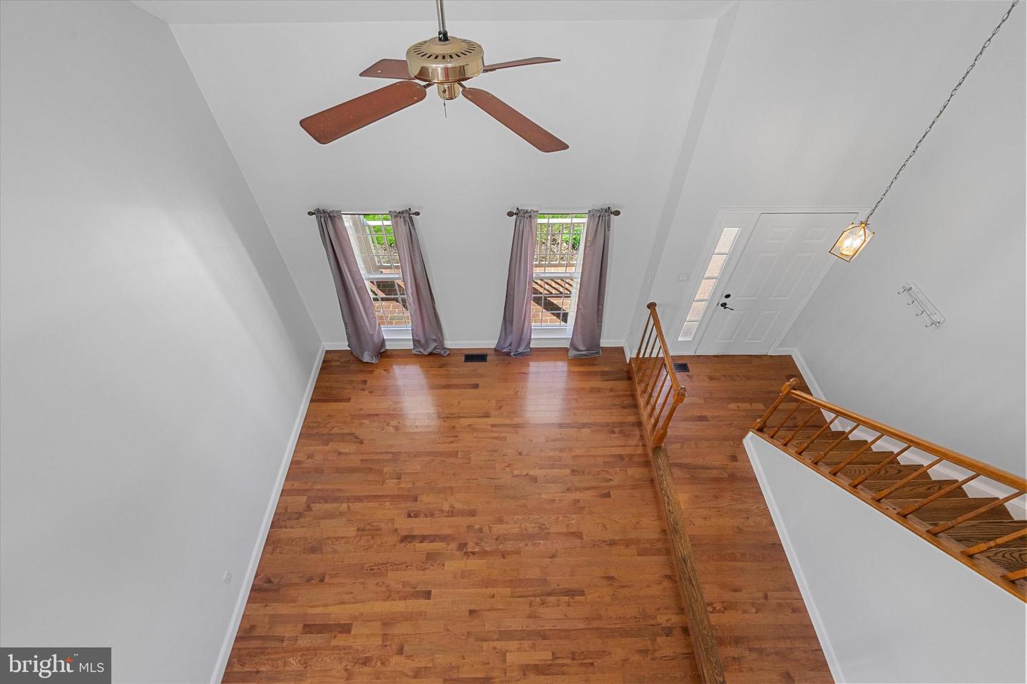 8217 BAYBERRY RIDGE RD, FAIRFAX STATION, Virginia 22039, 4 Bedrooms Bedrooms, ,3 BathroomsBathrooms,Residential,For sale,8217 BAYBERRY RIDGE RD,VAFX2233054 MLS # VAFX2233054