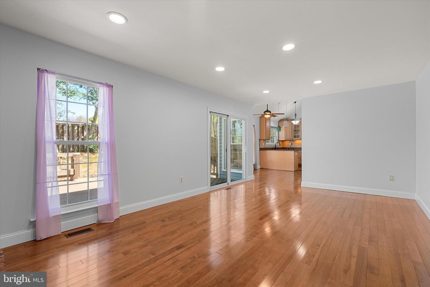 8217 BAYBERRY RIDGE RD, FAIRFAX STATION, Virginia 22039, 4 Bedrooms Bedrooms, ,3 BathroomsBathrooms,Residential,For sale,8217 BAYBERRY RIDGE RD,VAFX2233054 MLS # VAFX2233054