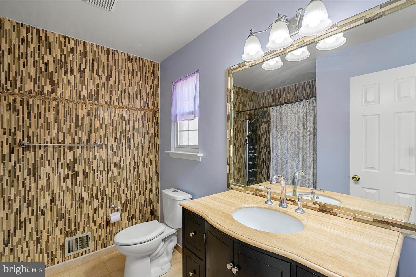 8217 BAYBERRY RIDGE RD, FAIRFAX STATION, Virginia 22039, 4 Bedrooms Bedrooms, ,3 BathroomsBathrooms,Residential,For sale,8217 BAYBERRY RIDGE RD,VAFX2233054 MLS # VAFX2233054