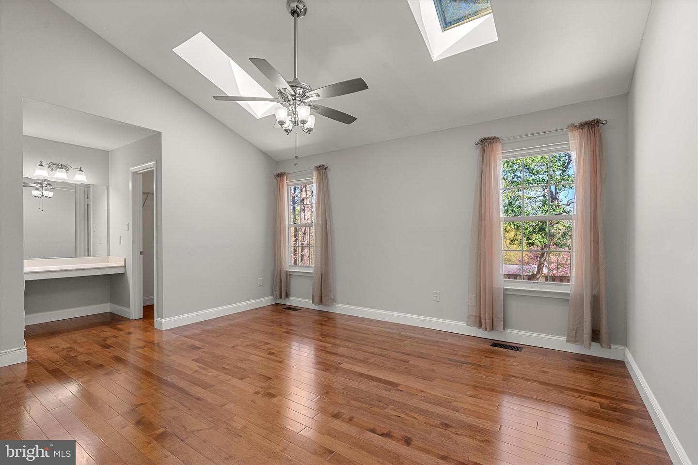8217 BAYBERRY RIDGE RD, FAIRFAX STATION, Virginia 22039, 4 Bedrooms Bedrooms, ,3 BathroomsBathrooms,Residential,For sale,8217 BAYBERRY RIDGE RD,VAFX2233054 MLS # VAFX2233054