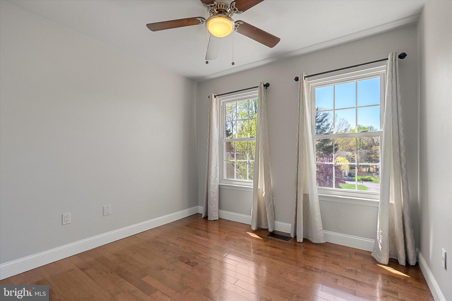 8217 BAYBERRY RIDGE RD, FAIRFAX STATION, Virginia 22039, 4 Bedrooms Bedrooms, ,3 BathroomsBathrooms,Residential,For sale,8217 BAYBERRY RIDGE RD,VAFX2233054 MLS # VAFX2233054
