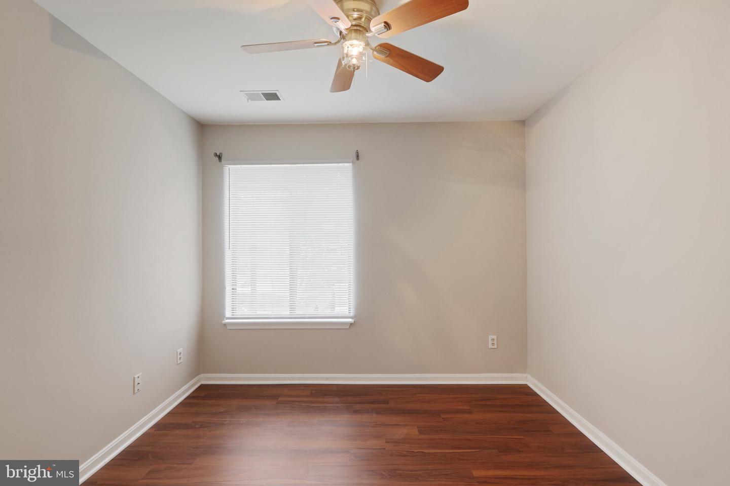 2816 LEE OAKS PL #102, FALLS CHURCH, Virginia 22046, 2 Bedrooms Bedrooms, 5 Rooms Rooms,2 BathroomsBathrooms,Residential,For sale,2816 LEE OAKS PL #102,VAFX2233310 MLS # VAFX2233310