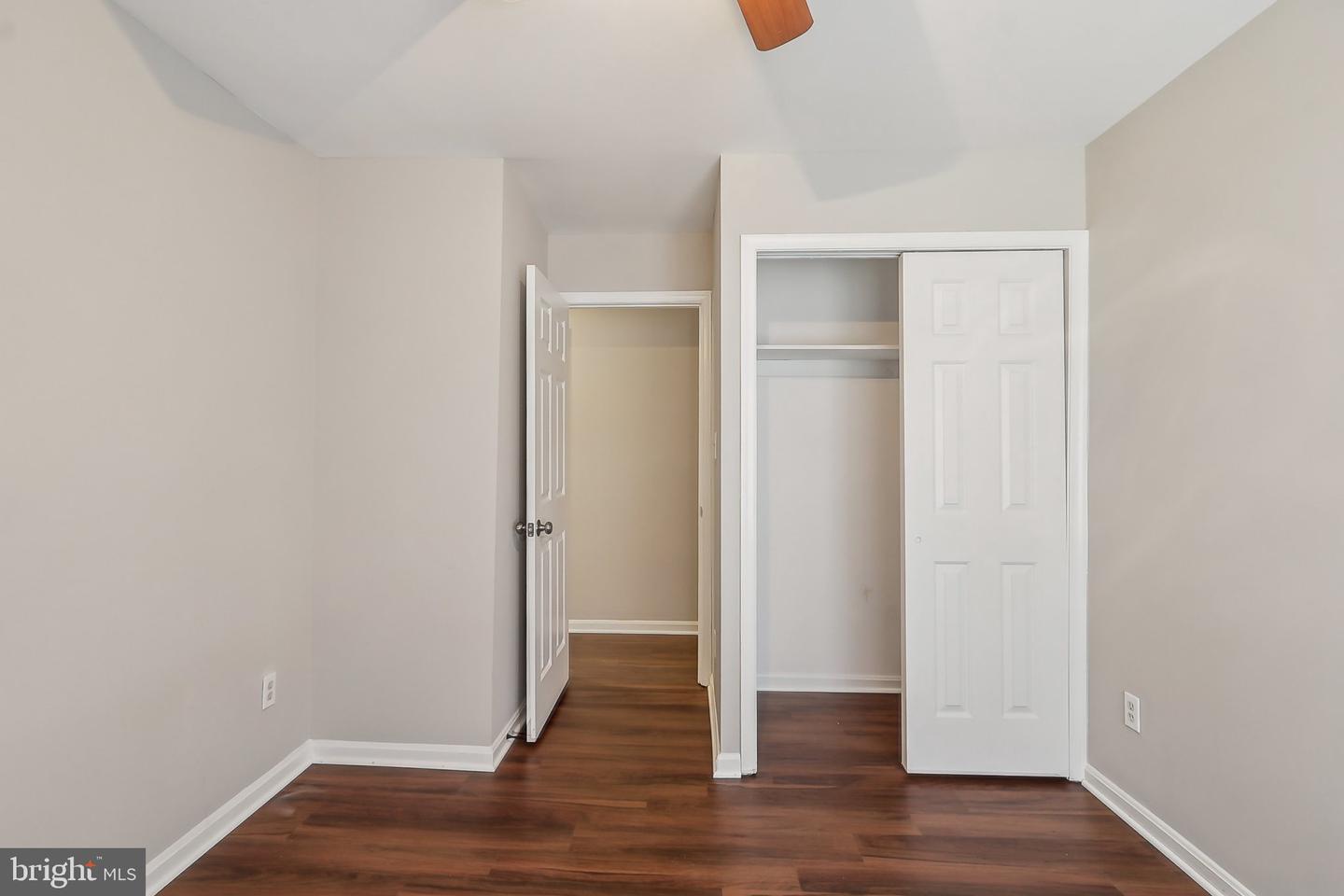 2816 LEE OAKS PL #102, FALLS CHURCH, Virginia 22046, 2 Bedrooms Bedrooms, 5 Rooms Rooms,2 BathroomsBathrooms,Residential,For sale,2816 LEE OAKS PL #102,VAFX2233310 MLS # VAFX2233310
