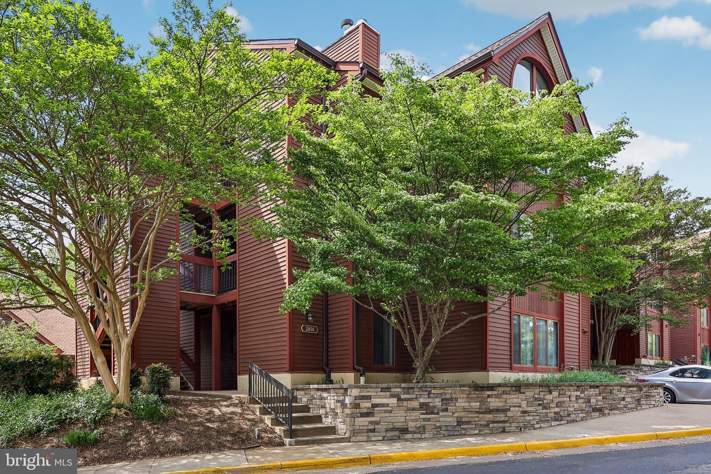 2816 LEE OAKS PL #102, FALLS CHURCH, Virginia 22046, 2 Bedrooms Bedrooms, 5 Rooms Rooms,2 BathroomsBathrooms,Residential,For sale,2816 LEE OAKS PL #102,VAFX2233310 MLS # VAFX2233310