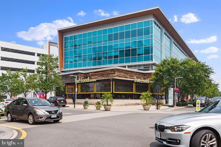 2816 LEE OAKS PL #102, FALLS CHURCH, Virginia 22046, 2 Bedrooms Bedrooms, 5 Rooms Rooms,2 BathroomsBathrooms,Residential,For sale,2816 LEE OAKS PL #102,VAFX2233310 MLS # VAFX2233310