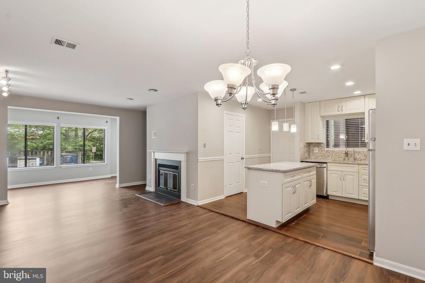 2816 LEE OAKS PL #102, FALLS CHURCH, Virginia 22046, 2 Bedrooms Bedrooms, 5 Rooms Rooms,2 BathroomsBathrooms,Residential,For sale,2816 LEE OAKS PL #102,VAFX2233310 MLS # VAFX2233310
