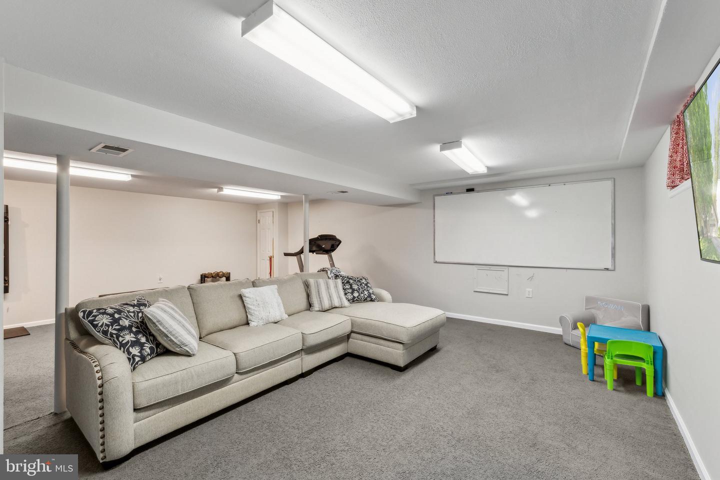 15184 HOLLEYSIDE DR, DUMFRIES, Virginia 22025, 5 Bedrooms Bedrooms, ,2 BathroomsBathrooms,Residential,For sale,15184 HOLLEYSIDE DR,VAPW2091890 MLS # VAPW2091890