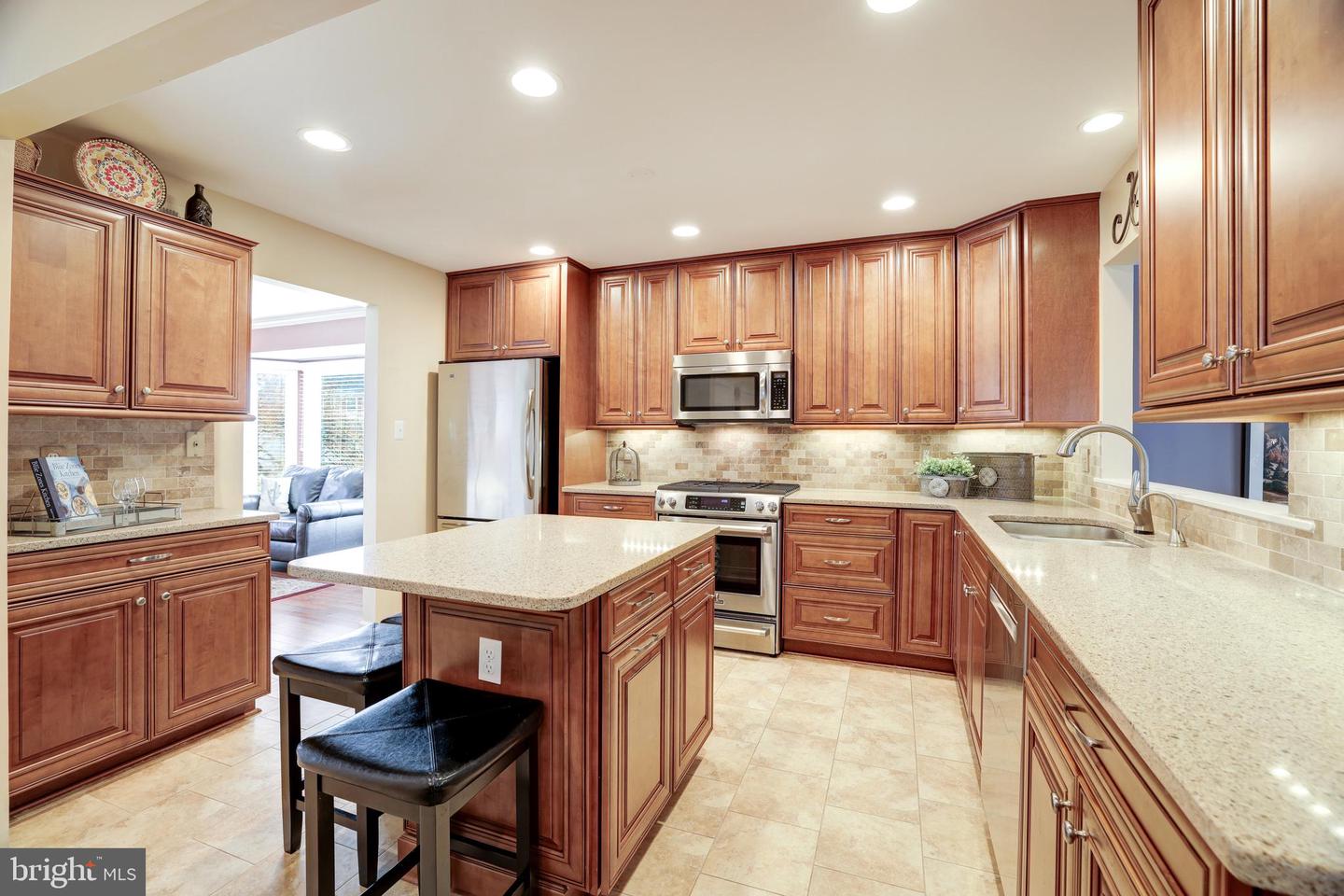 3113 KINROSS CIR, HERNDON, Virginia 20171, 6 Bedrooms Bedrooms, ,4 BathroomsBathrooms,Residential,For sale,3113 KINROSS CIR,VAFX2164344 MLS # VAFX2164344