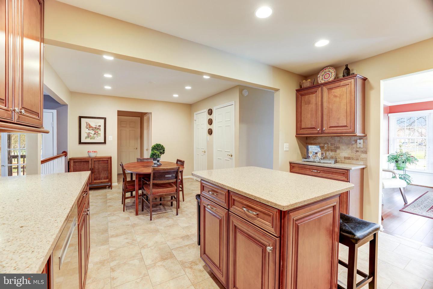 3113 KINROSS CIR, HERNDON, Virginia 20171, 6 Bedrooms Bedrooms, ,4 BathroomsBathrooms,Residential,For sale,3113 KINROSS CIR,VAFX2164344 MLS # VAFX2164344