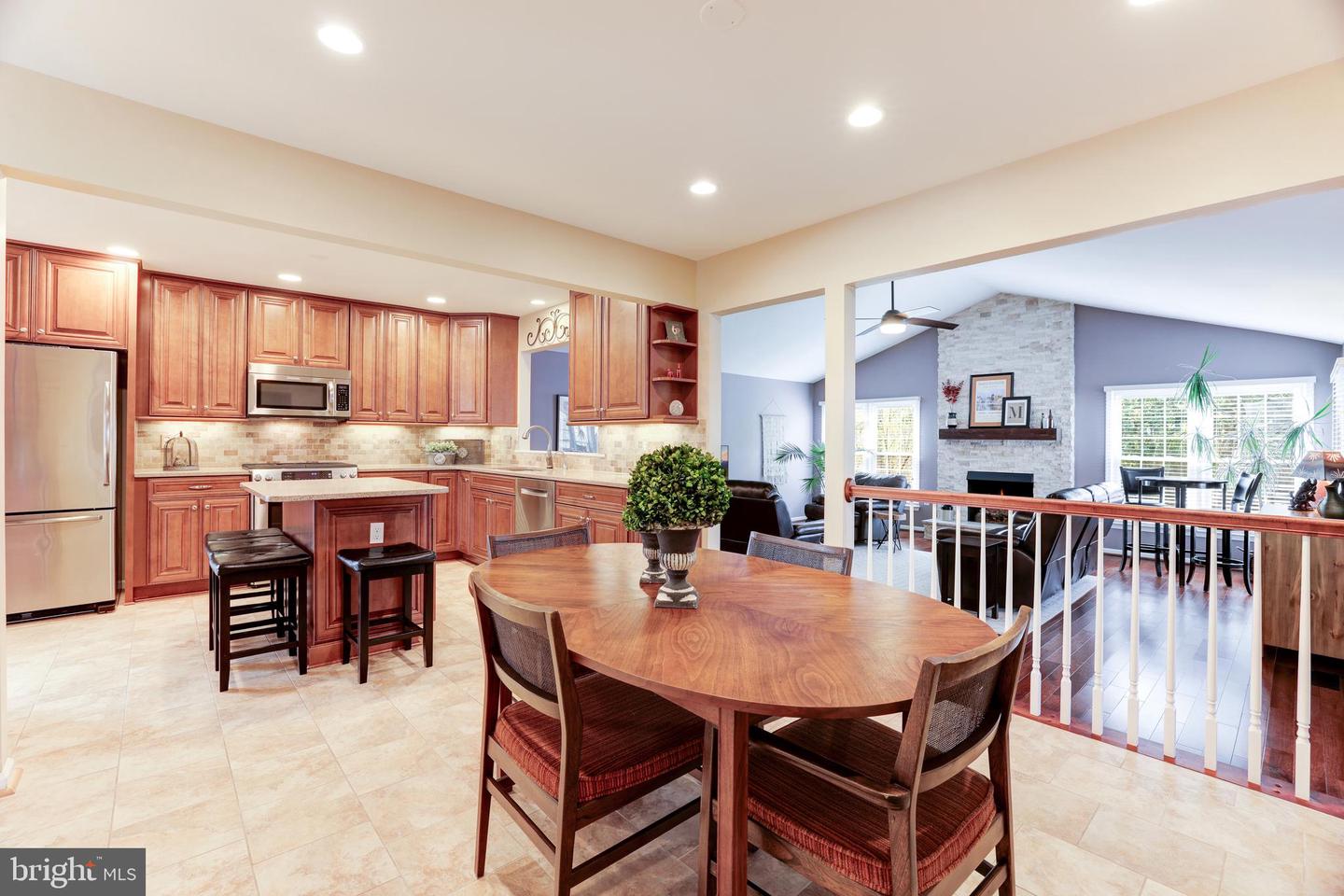 3113 KINROSS CIR, HERNDON, Virginia 20171, 6 Bedrooms Bedrooms, ,4 BathroomsBathrooms,Residential,For sale,3113 KINROSS CIR,VAFX2164344 MLS # VAFX2164344