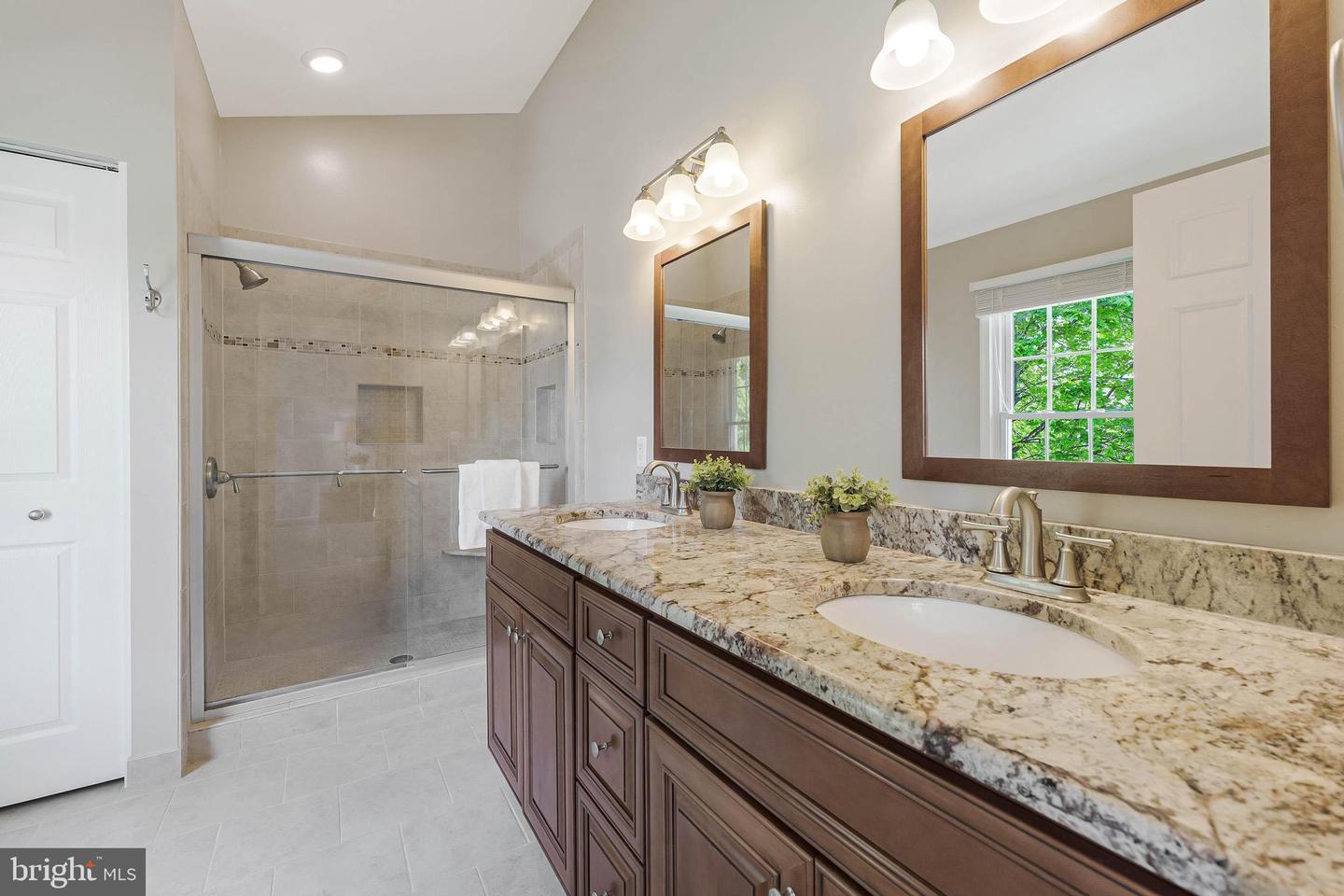 3113 KINROSS CIR, HERNDON, Virginia 20171, 6 Bedrooms Bedrooms, ,4 BathroomsBathrooms,Residential,For sale,3113 KINROSS CIR,VAFX2164344 MLS # VAFX2164344